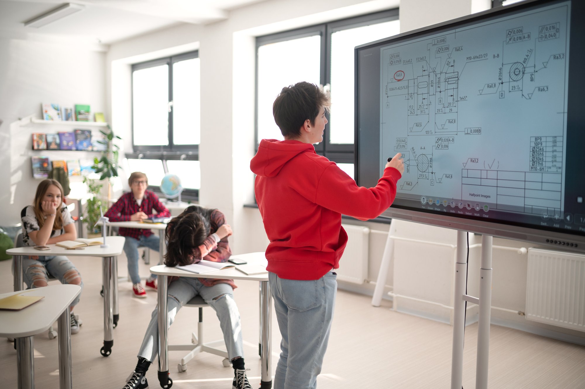 Powerful Interactive Digital Whiteboard in Your Classroom